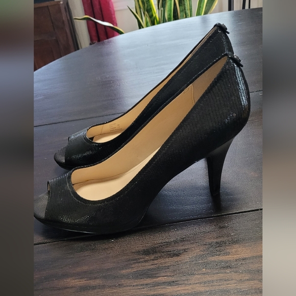 Calvin Klein peep toe size 9 - Picture 2 of 4